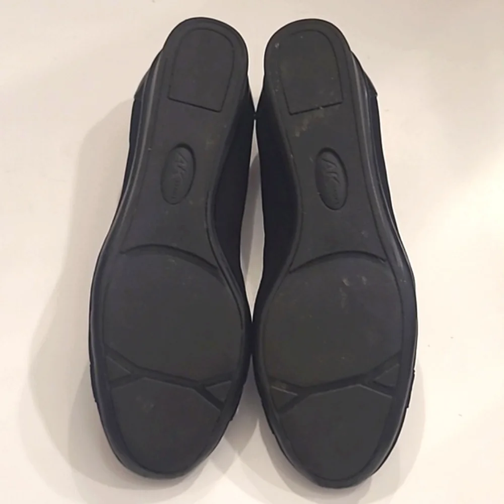 AK Sport Dani Slip On Wedges Criss-Cross Toe Glossy Heel Ballet Style Sz 10